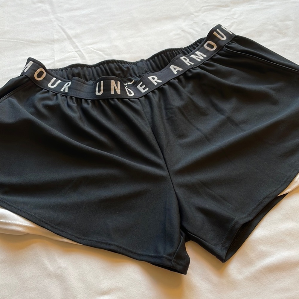Women’s Under Armour Shorts VGUC!